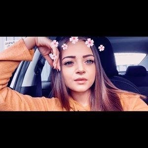 Meet your Posher, Kelli